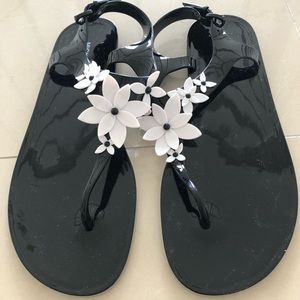 Michael Kors Shoes - New Michael Kors jelly sandals size 10 Michael Kors Shoes - New Michael Kors jelly sandals size 10